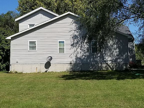 Back of house, lrg back yard