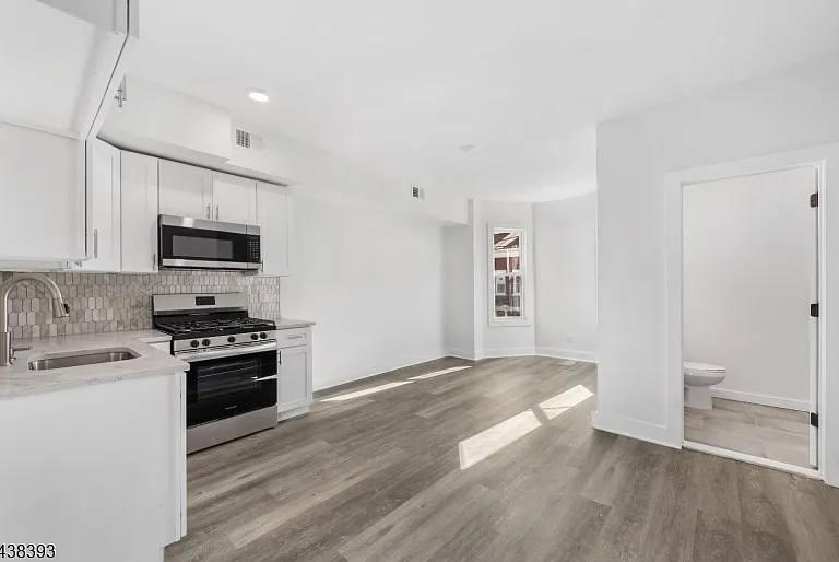 1119 Hampton Pl #2 — Photo 2