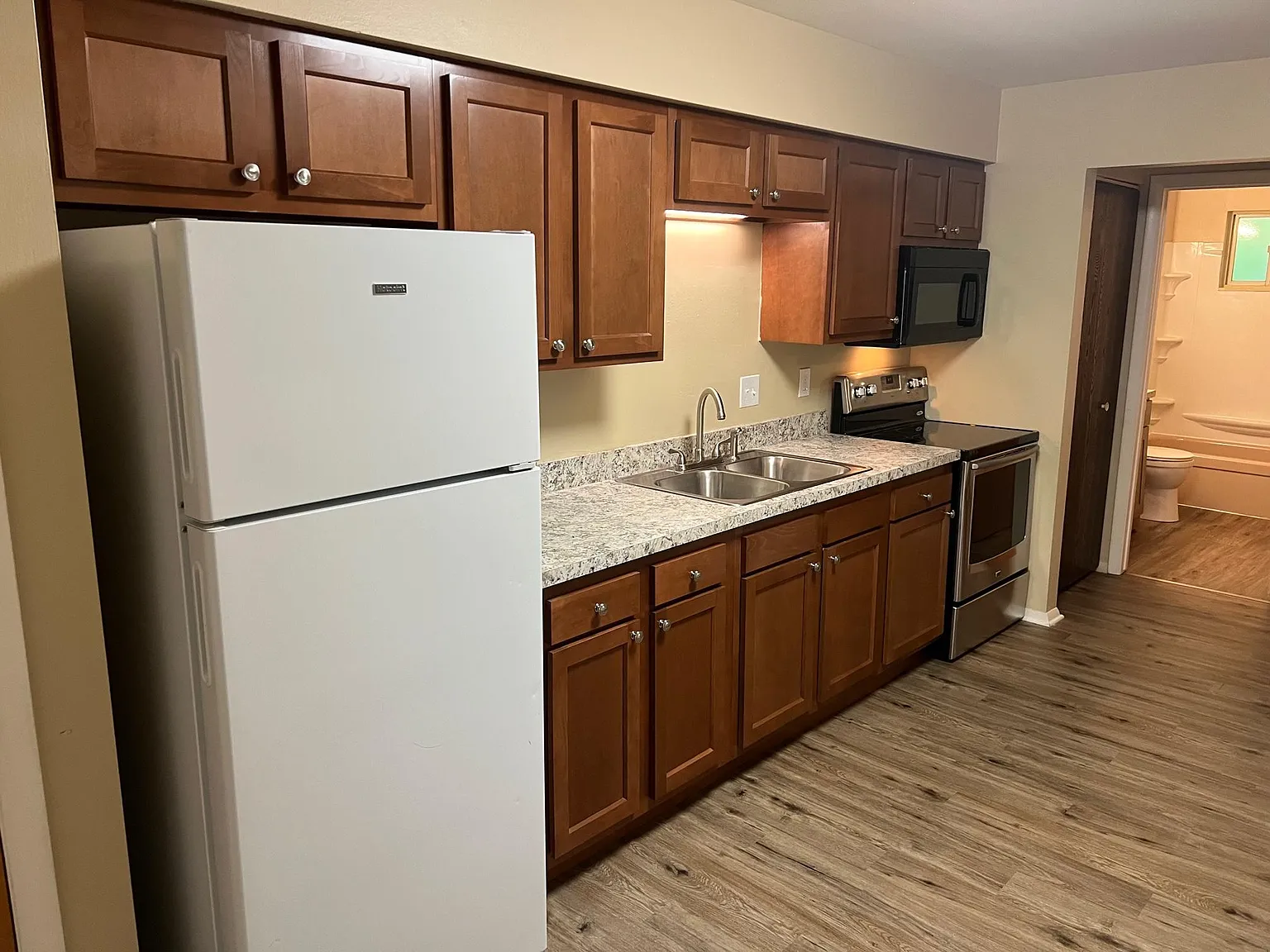 1 bed, 640 sqft, $615 — Photo 2