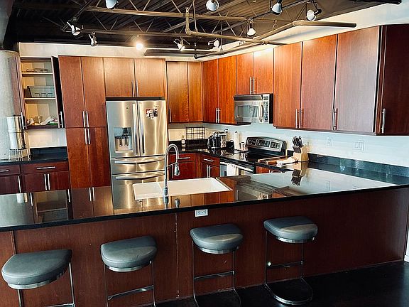 5th image of 3110 Thomas Ave APT 123