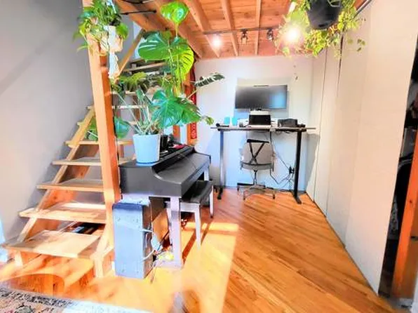 226 N Clinton St APT 106, Chicago, IL 60661