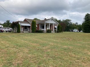 907 Apperson Dr, Salem, VA 24153