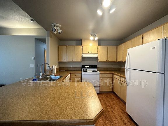 3rd image of 5313 NE 66th Ave #B24