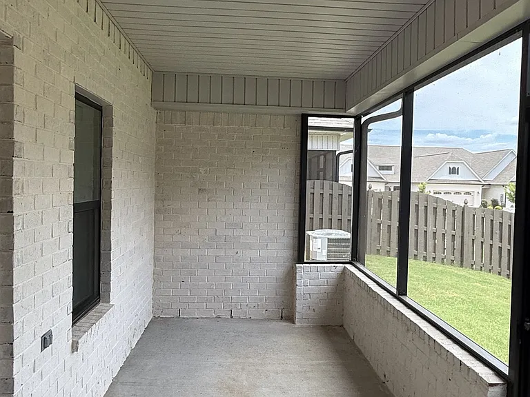 408 Raleigh Elm Dr — Photo 27