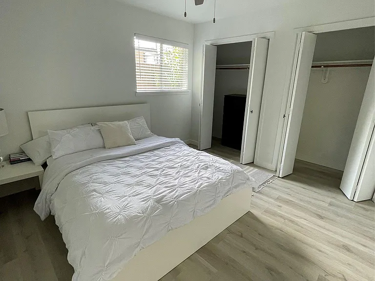 1714 Enfield Rd #105 — Photo 9