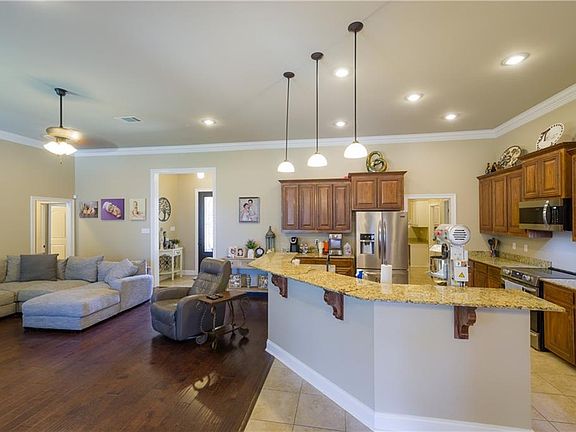 5th image of 43429 Biscayne Dr