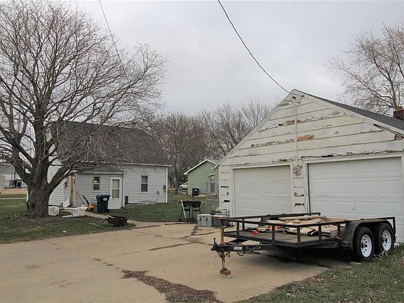 5th image of 1902 Jackson Ave