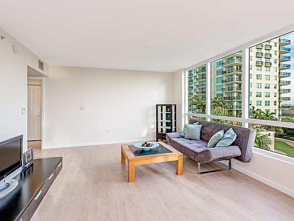 3rd image of 610 W Las Olas Blvd APT 1012N
