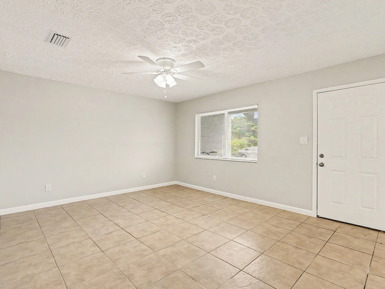 1602 South Street - 1580 — Photo 3
