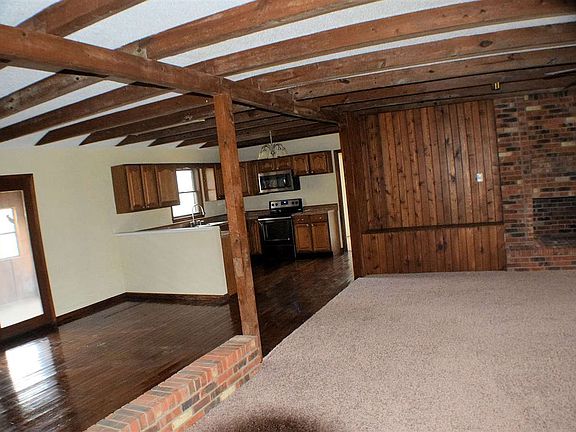 5th image of 366 Oakcrest Dr
