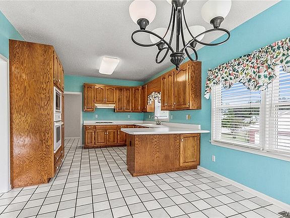 2nd image of 7317 Crab Apple Cir
