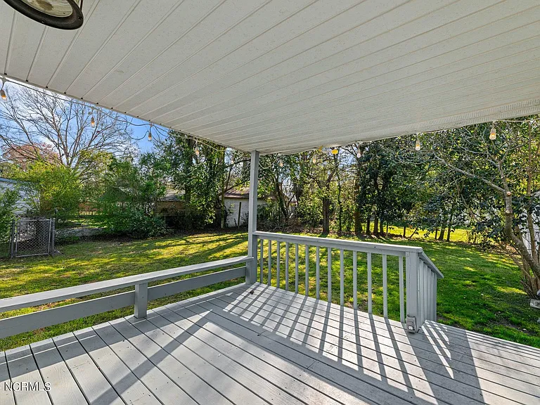 607 Watson Ave — Photo 32
