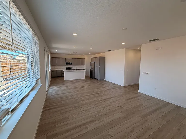 12629 Hereford Ave — Photo 10