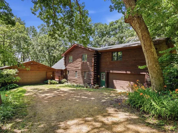 8790 S Gamble Hill Rd, Hanover, IL 61041