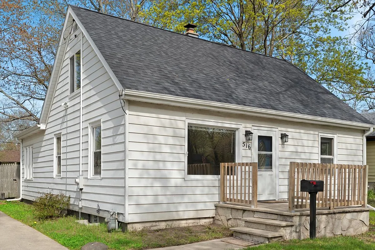 516 Whitney Ave photo 1