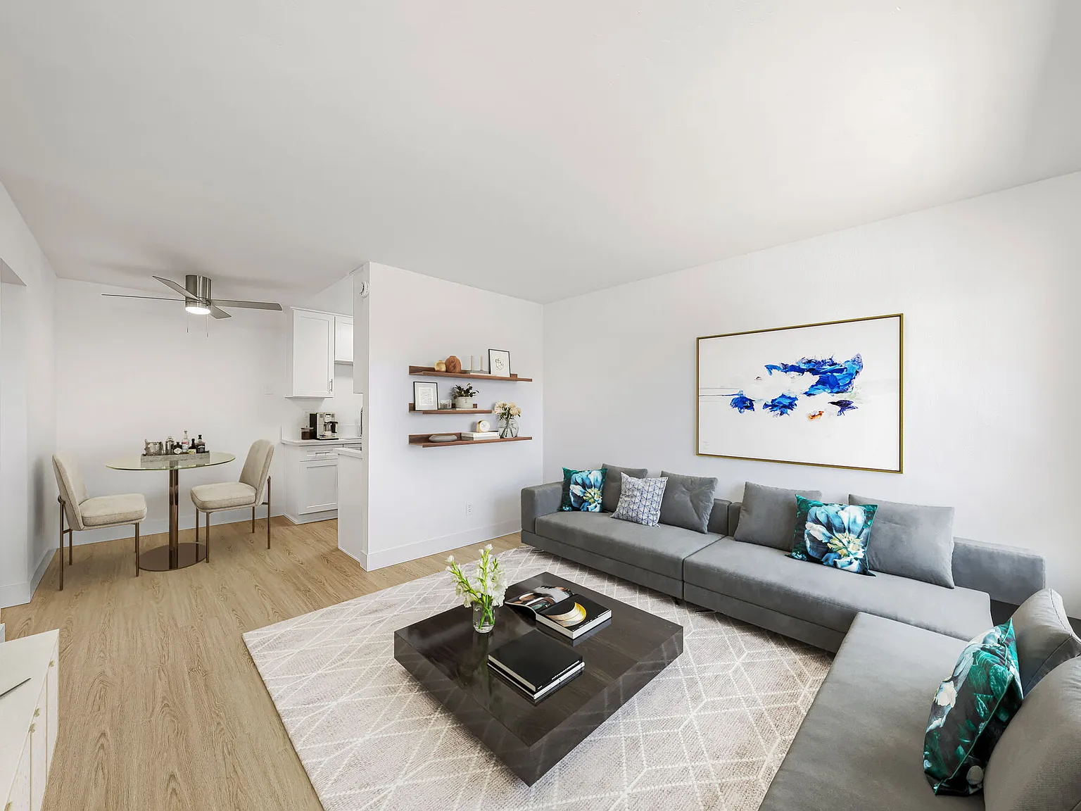 Granada Terrace Apartments — Photo 2