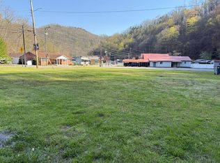 627 Appalachian Hwy, Pineville, WV 24874