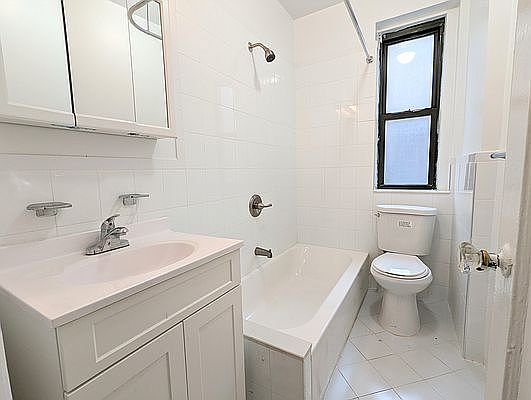 2nd image of 835 W 176th St #3R