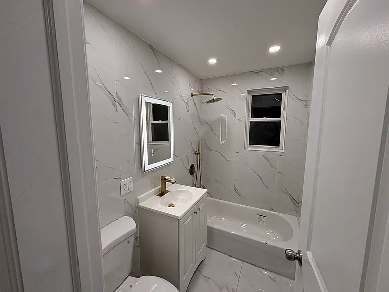 2819 Schurz Ave #2 — Photo 3