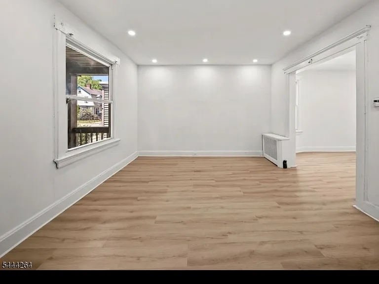 12 Clifford St — Photo 3