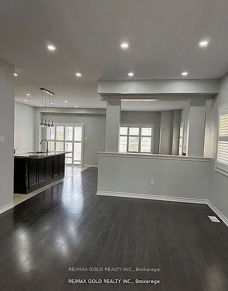 292 Remembrance Rd — Photo 4