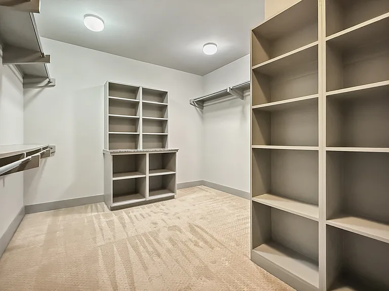 A2 Closet A2 Closet