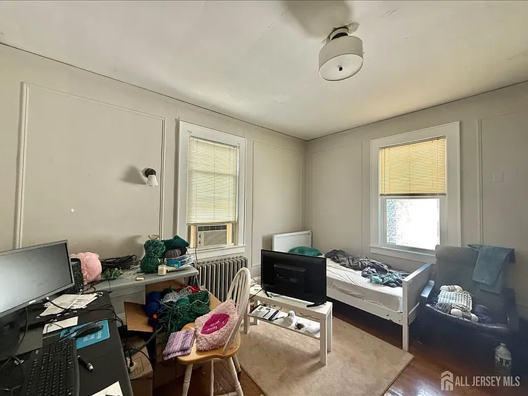 326 Cedar Ave #B — Photo 5
