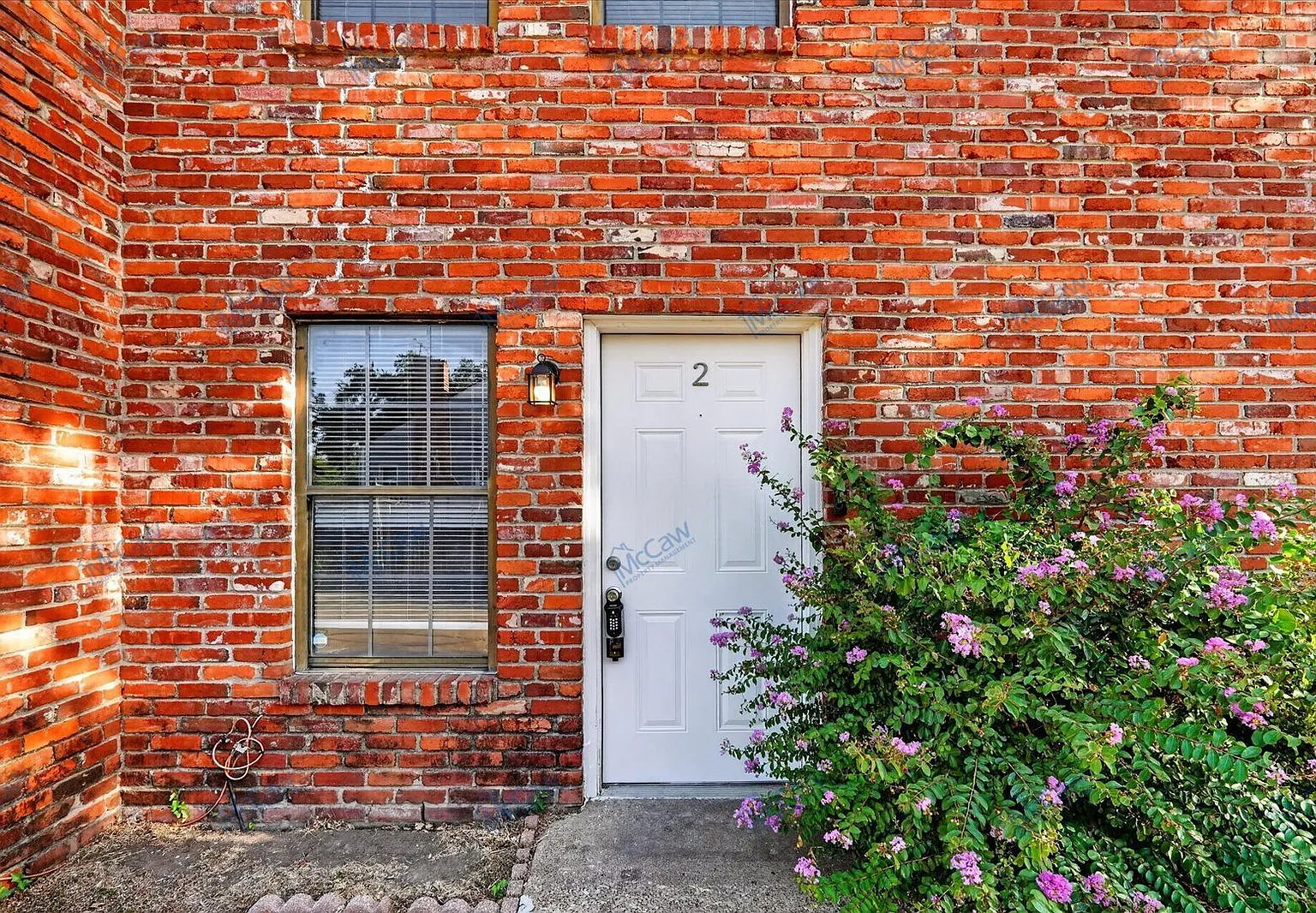 2 bed, 2.0 bath, 1072 sqft, $1,575 — Photo 2