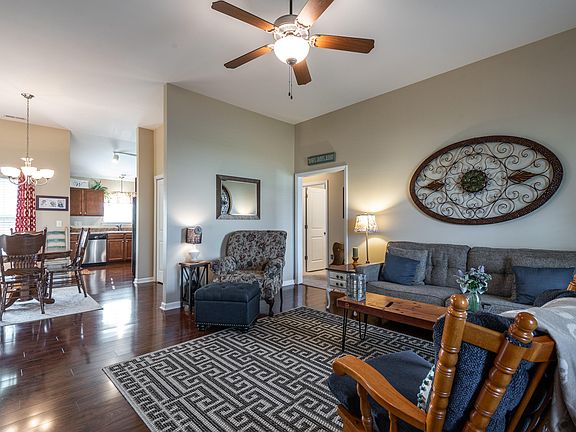 4th image of 501 Abington Court