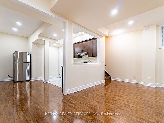 5th image of 128 Rising Hill Rdg