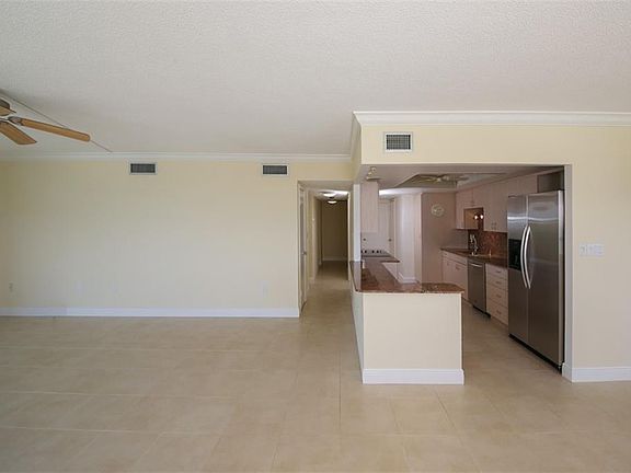 2nd image of 1700 Benjamin Franklin Dr APT 6E