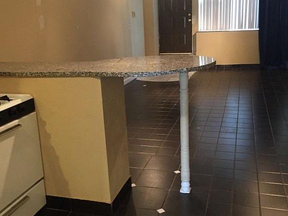 3rd image of 451 N Western Ave #1