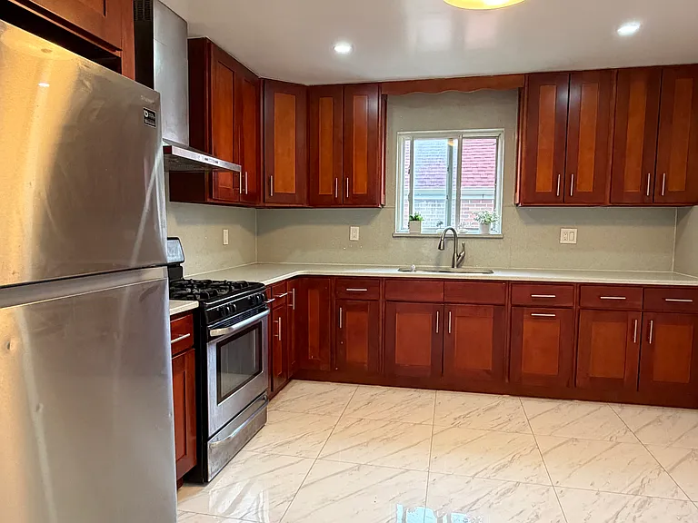 4640 Union St #2 — Photo 7