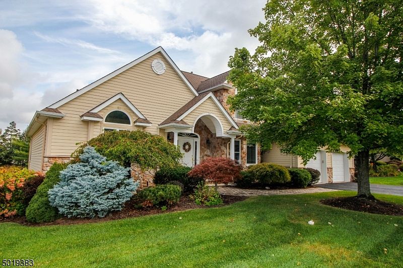 1st image of 18 Wentworth Ct