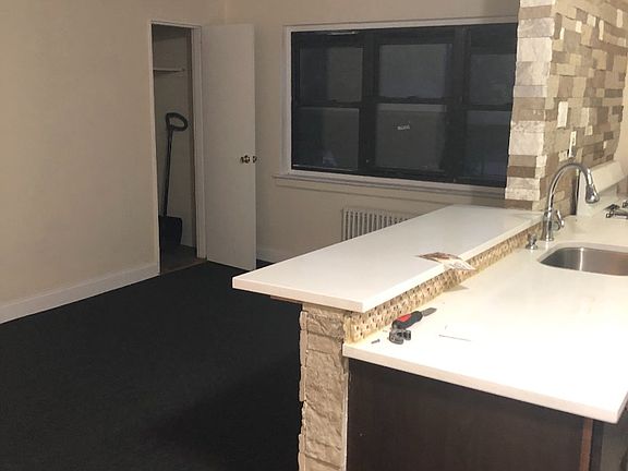 4th image of 2555 Ocean Pkwy #2