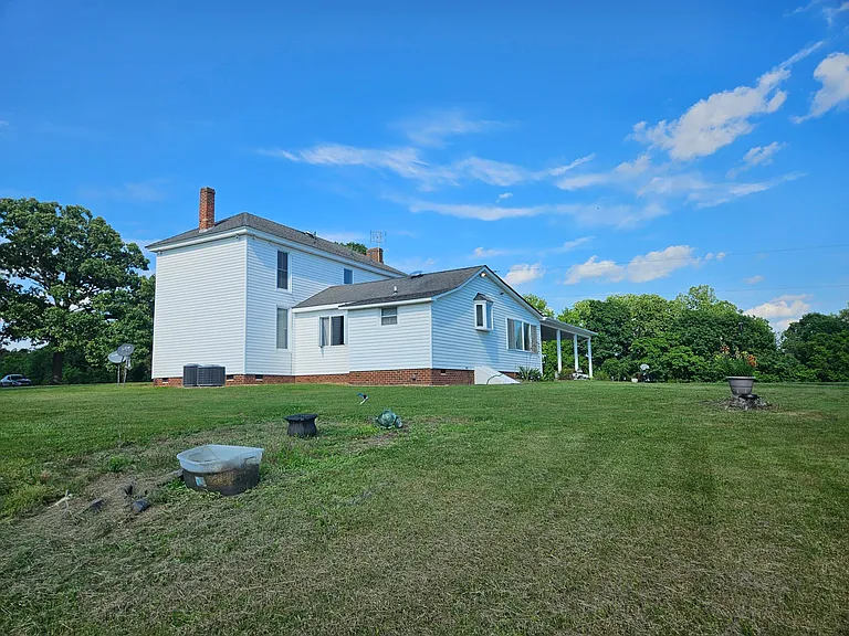 22864 Prince Edward Hwy — Photo 5
