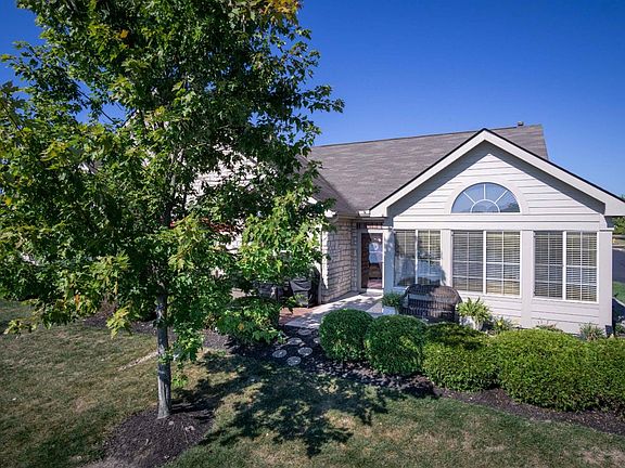 3rd image of 1368 Cotswold Ln #10