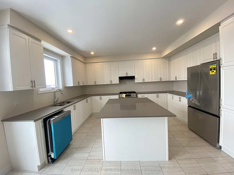 17 Oriole Cres — Photo 10