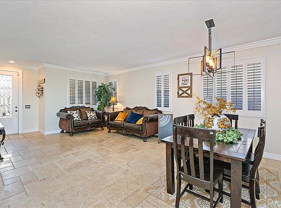 5th image of 15053 Corlita St