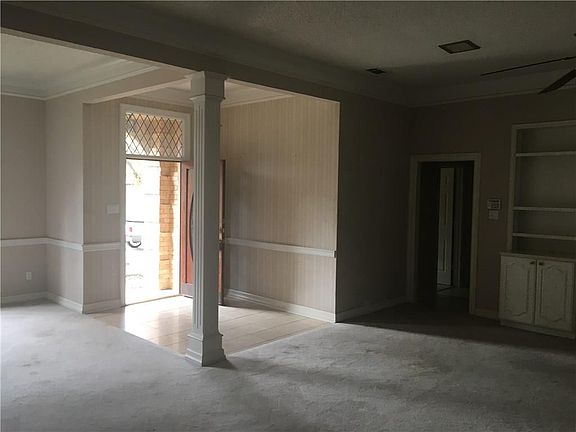 5th image of 621 Heather Knoll Dr