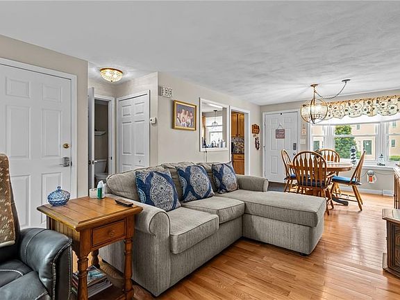 4th image of 205 Woodhaven Ct