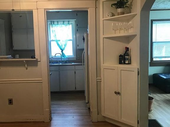 4th image of 2209 Fox Ave