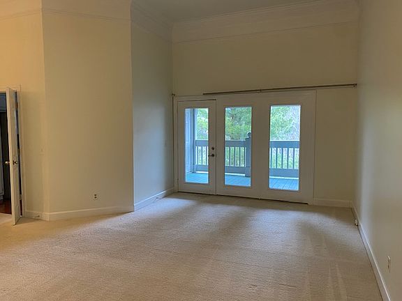 3rd image of 409 Ashlawn Ct