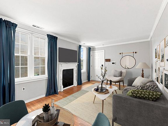 2nd image of 326 Queen St APT 3