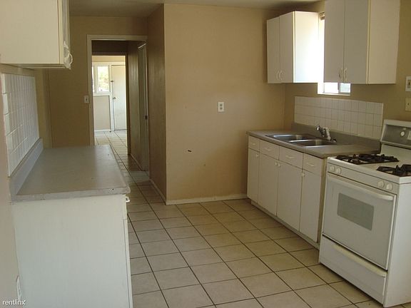 4th image of 196 N Mayflower St