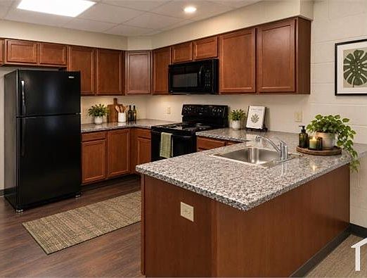 1st image of 1046 W Bristol Rd #103