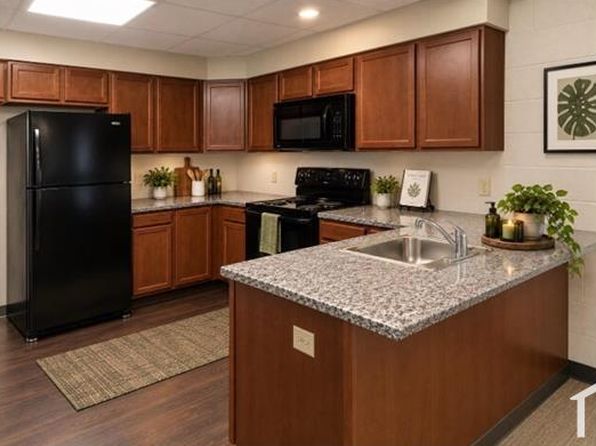 1046 W Bristol Rd #103