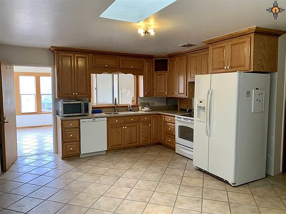 4th image of 820 Gunnison Ave
