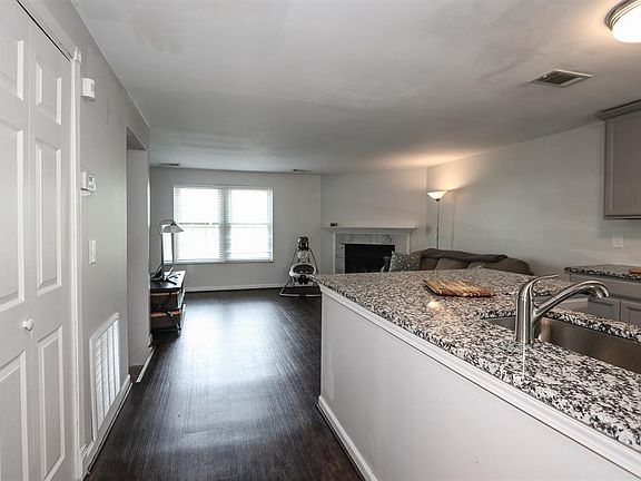 5th image of 6 Southhall Pl #T2