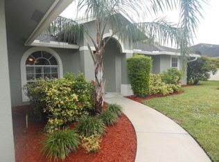 118 Monterey Way, Royal Palm Beach, FL 33411